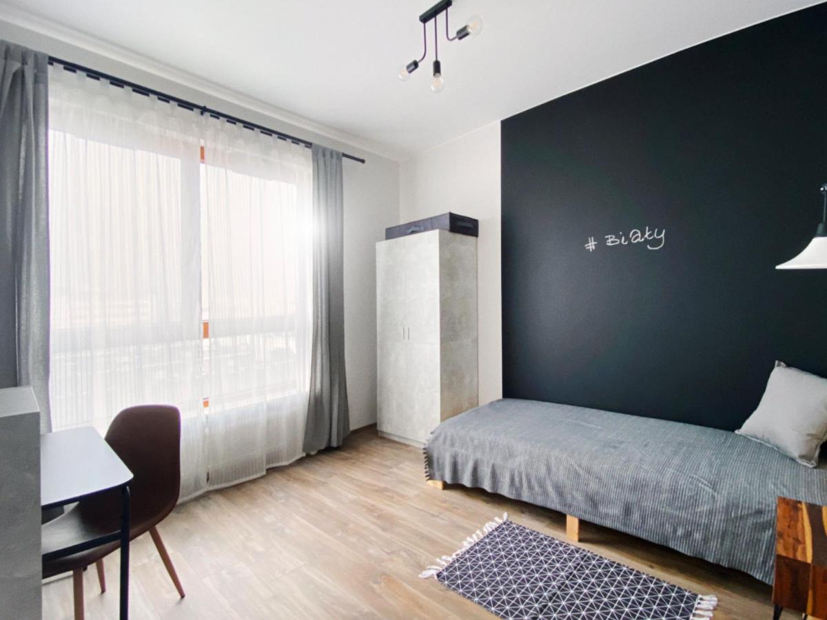 3 Kolory - Pokoje W Mieszkaniu Wspoldzielonym Warsaw Exterior photo